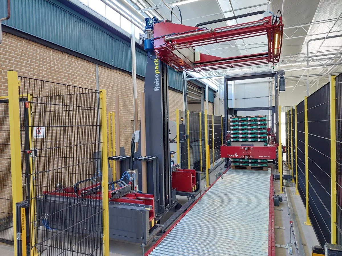 Reisopack 2905 Corner Applicator Pallet Strapping Machine